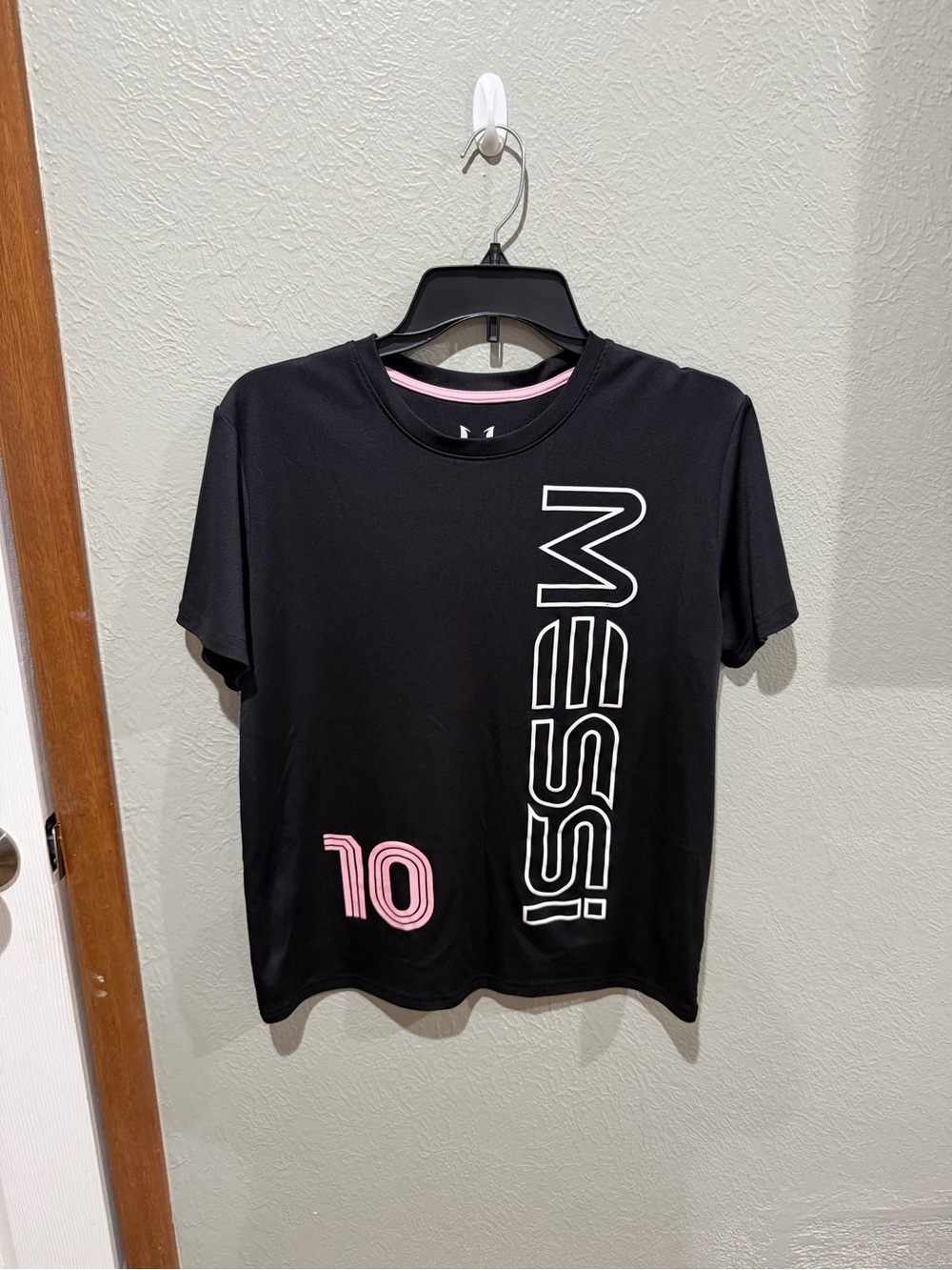 MESSI Black Tee with Pink Accents Size XL Kids EUC